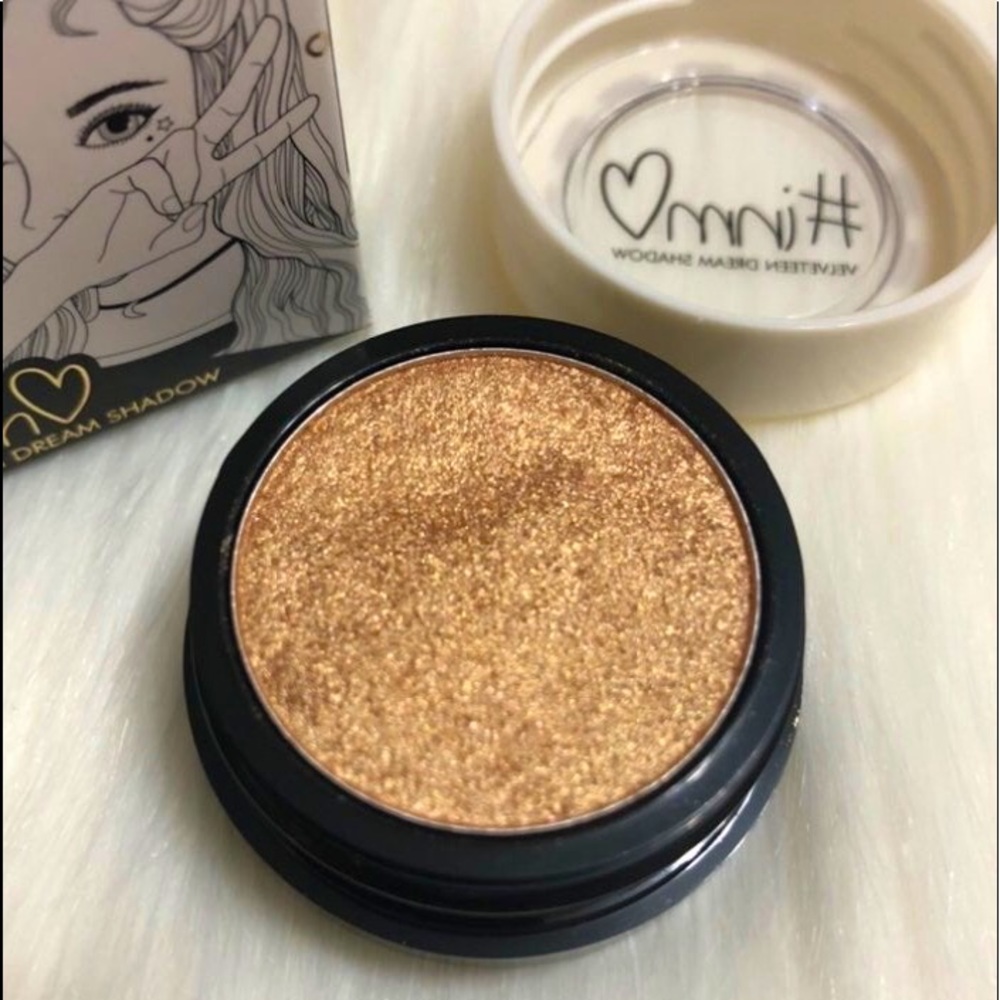 INMO Velveteen Dream Shadow in Kween Bee